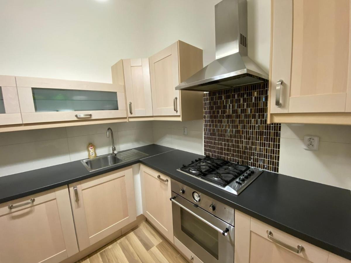 Spacious Apartment On Wenceslas Square Prague Luaran gambar